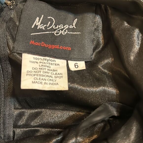 Mac Duggal EMBELLISHED FLORAL SEQUIN GOWN in black size 6 ladies 5400 style - Picture 13 of 14